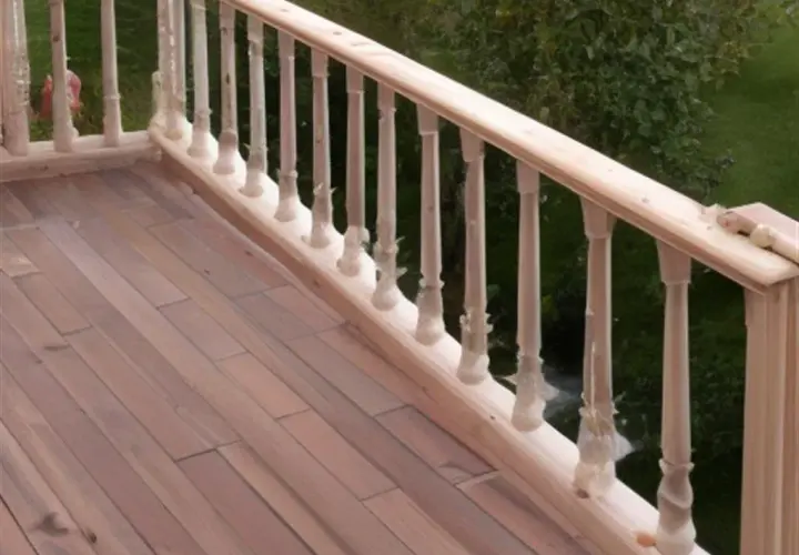 Jak tanio zrobić balustradę na balkonie – proste sposoby bez dużych kosztów