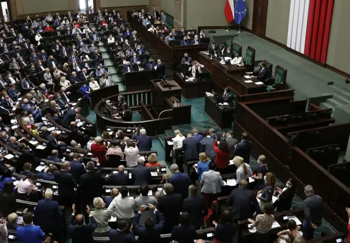 Ile posłów ma zjednoczona prawica? Zaskakujące fakty o Sejmie