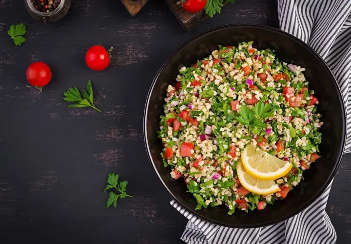 Ile gotować kaszę bulgur w torebce, aby była idealnie miękka?
