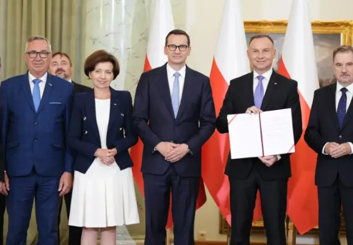 Czy ustawa emerytalna jest podpisana przez prezydenta? Sprawdź szczegóły.