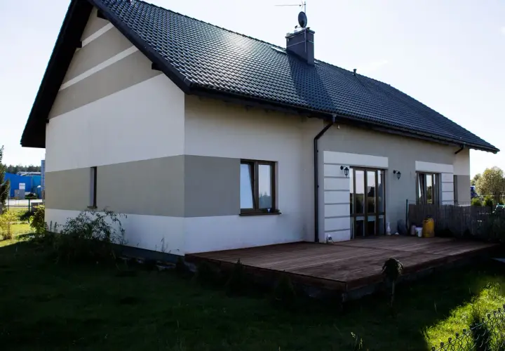 Kiedy malować elewację? Sprawdź optymalny czas i czynniki wpływu