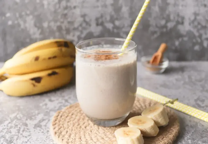 Cómo hacer batido de plátano delicioso y saludable en casa