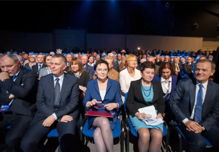 Wina Tuska o co chodzi? Jak politycy zrzucają winę na byłego premiera