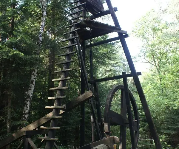 Skansen Bóbrka: Odkryj fascynującą historię przemysłu naftowego