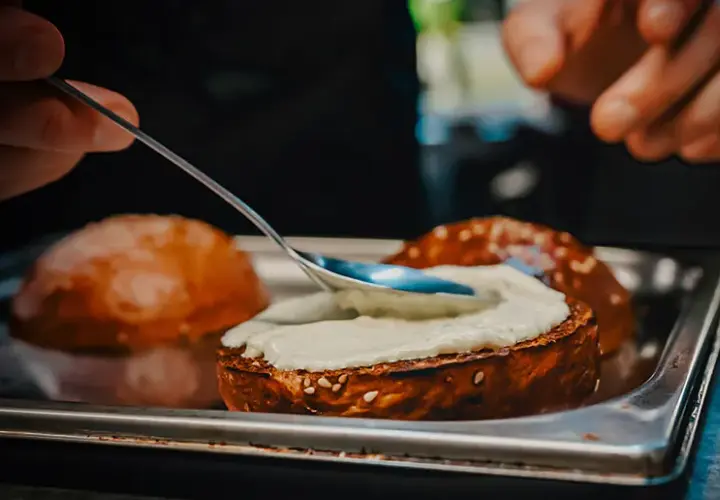 Jaki sos do hamburgera? Odkryj najlepsze smaki, które zachwycą!