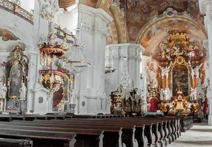 Sanktuarium w Krzeszowie: historia, architektura i cudowna ikona Madonny