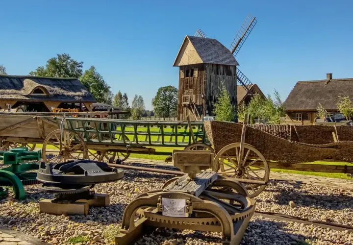 Niezapomniane atrakcje w Skansen Bicz – co warto zobaczyć?
