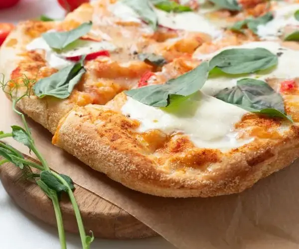 Najlepsze sery do pizzy: jak wybrać idealne połączenia smakowe