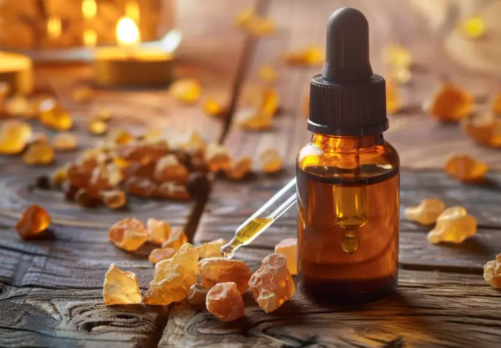 Frankincense oil - Czy warto używać olejku frankincense w pielęgnacji?