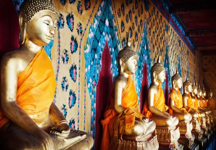 Hinduizm a buddyzm: Kluczowe różnice i podobieństwa, które musisz znać