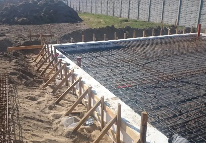 Jak zrobić płytę fundamentową: 9 kroków do solidnego DIY