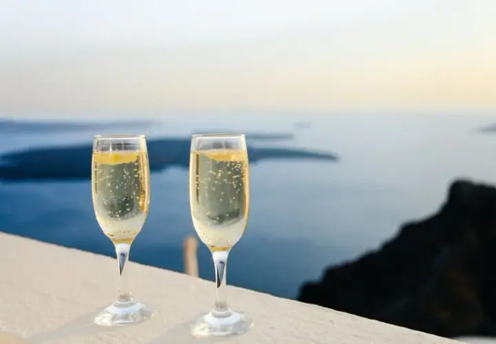 Ile kalorii ma butelka prosecco? Poznaj dokładną wartość