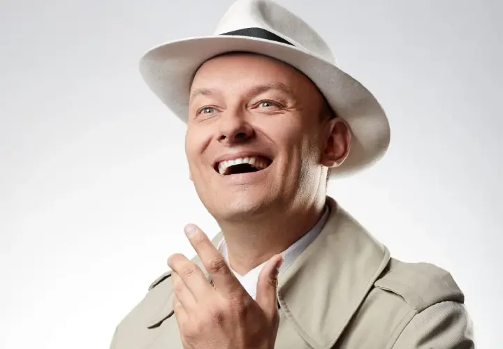 Adam Sobierajski tenor - biografia, osiągnięcia i niezwykłe występy