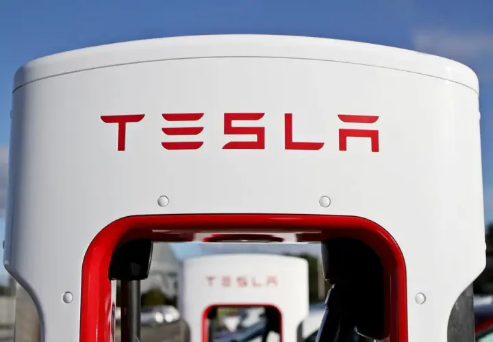 Ile kosztuje Tesla w Polsce? Ceny modeli i ukryte koszty, które musisz znać