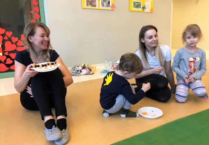 Zabawy integracyjne z rodzicami w przedszkolu, które zbliżają do siebie