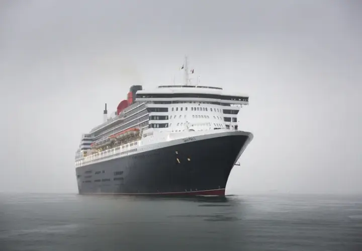 Queen Mary 2 ile trwa rejs? Czas podróży i trasy, które musisz znać