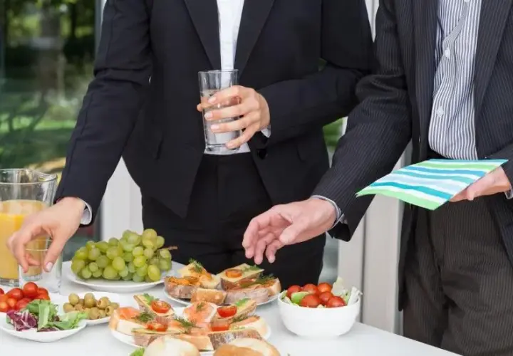 Jak zorganizować udaną imprezę integracyjną bez błędów i wysokich kosztów? Praktyczne porady