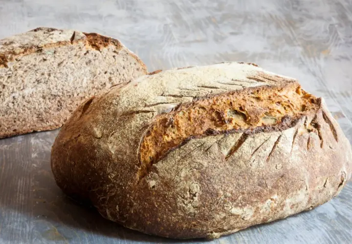 Ile chleba z 1 kg mąki? Odkryj tajemnice pieczenia i przepisy