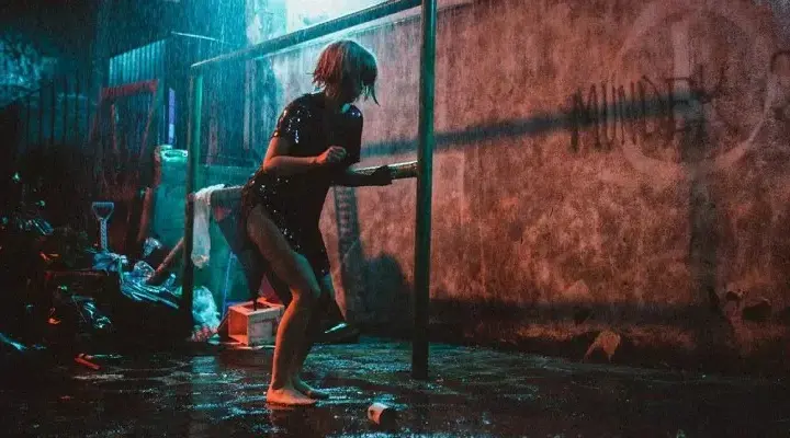 Dzień w którym znalazłem w śmieciach dziewczynę: Fascynująca historia o empatii