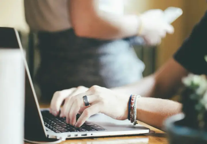 Kody promocyjne na platformach online – jak je znaleźć i najlepiej wykorzystać?