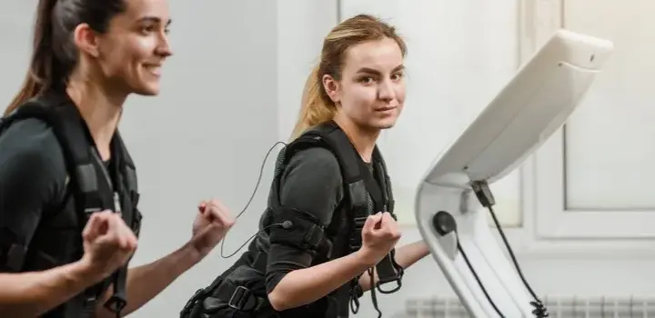 Trening EMS na czym polega? Odkryj tajniki skutecznej elektrostymulacji