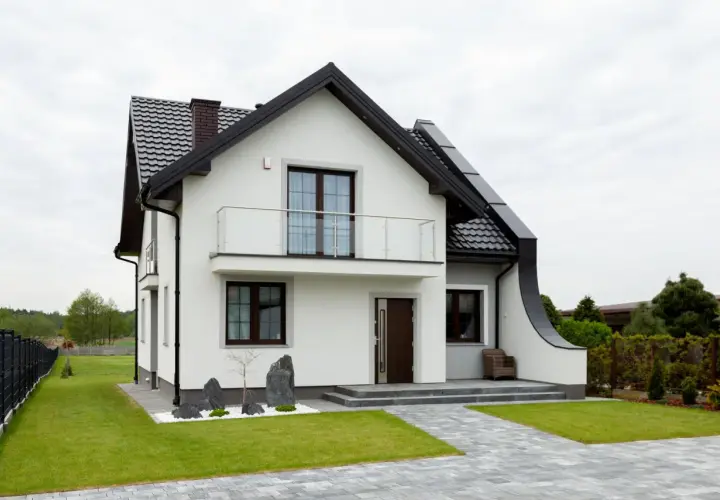 Fasada budynku co to? Odkryj jej znaczenie i funkcje w architekturze