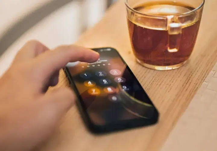 Jak sprawdzić hasło na fb na telefonie? Wskazówki krok po kroku