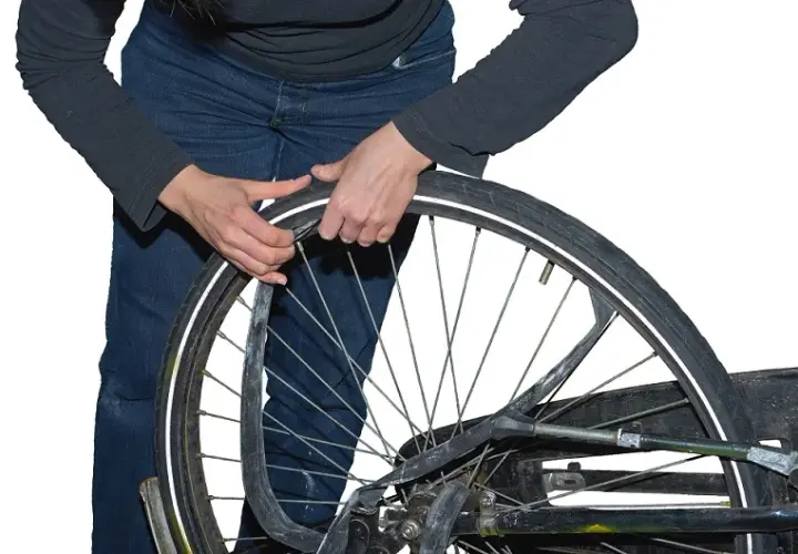 Skuteczna wymiana dętki w rowerze: 8 prostych kroków dla każdego