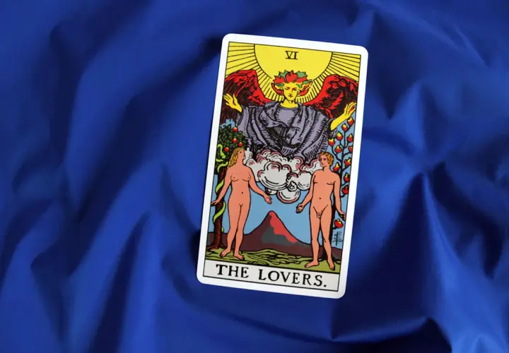 Poznaj znaczenie karty the lovers tarot: miłość, wybory i duchowość