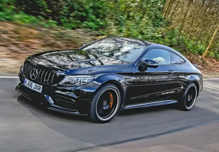 Mercedes C63 AMG Coupé S: Moc, styl i technologie, które zachwycają