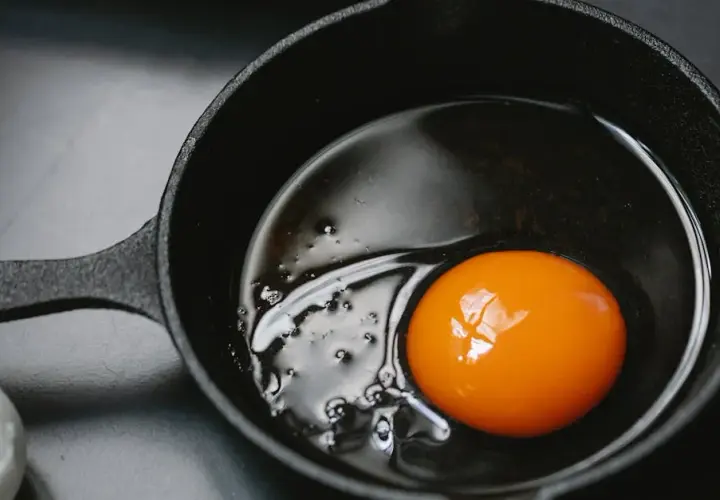 5 cech idealnej patelni na jajka! Jak wybrać najlepszą dla siebie?