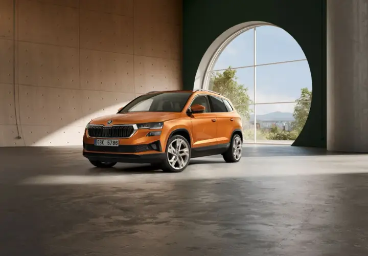 Nowoczesny SUV dla wymagających – dlaczego Škoda Karoq to idealny wybór na miasto?