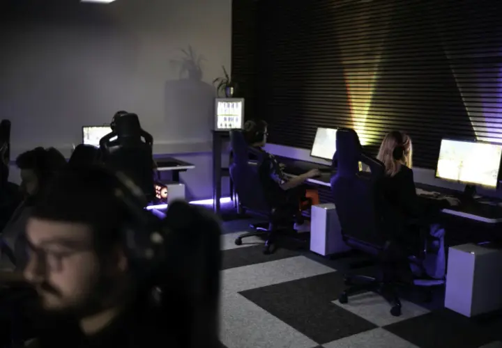 Gry Wideo Jako Społeczności Online: Dlaczego Wirtualne Światy Łączą Ludzi