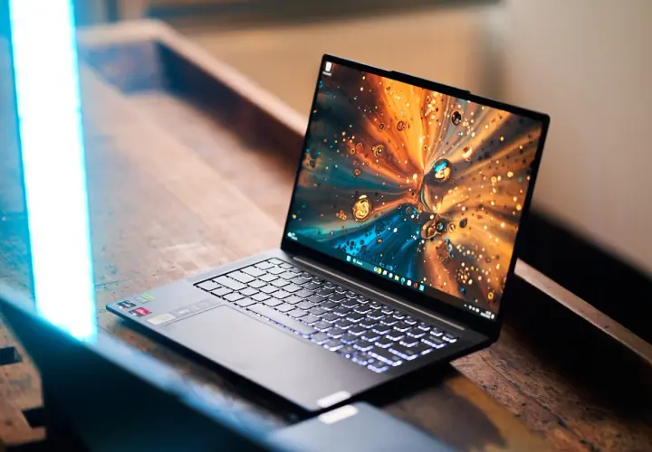 Lenovo Yoga Slim 7 Pro recenzja: czy warto go kupić? Sprawdź opinie!
