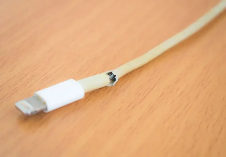 Jak naprawić kabel od ładowarki: proste metody, które zdziałają cuda