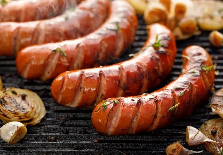 Ile waży kiełbasa z grilla? Zaskakujące różnice w wagach!