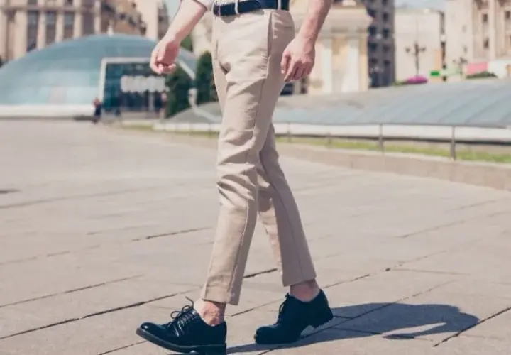 Jasne spodnie męskie stylizacje: Modne zestawy, które Cię zaskoczą
