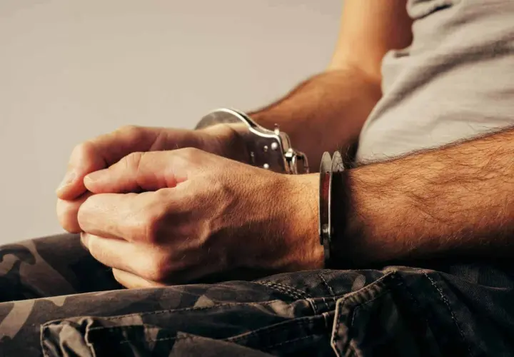 Czy oszustwo to przestępstwo? Poznaj konsekwencje prawne oszustwa