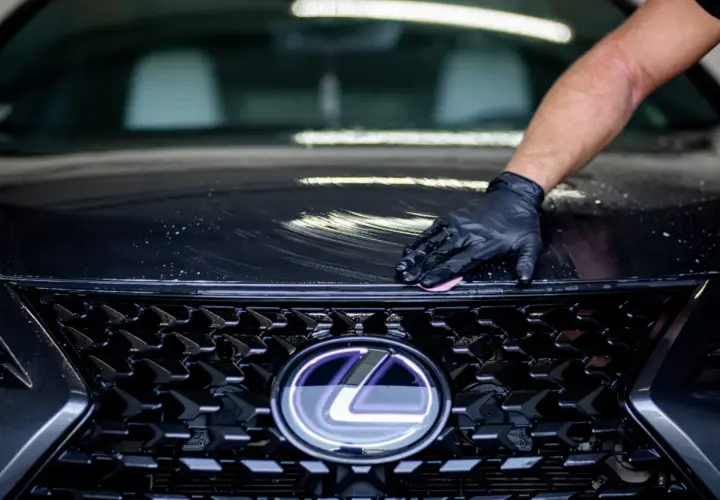 Co ile woskować auto, aby uniknąć zarysowań i zniszczeń?