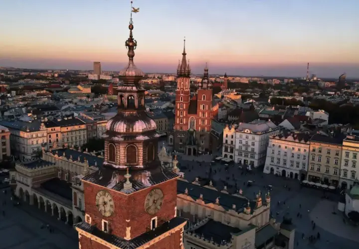 Najlepsze miejsca w Krakowie dla osób 18+ szukających wrażeń: Lista 8 atrakcji