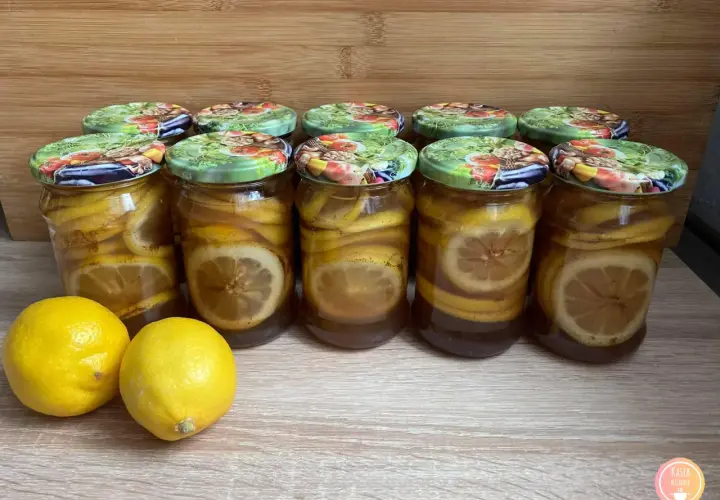 Domowy syrop do herbaty: prosty przepis na 4 aromatyczne dodatki smakowe