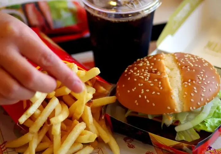Ile kalorii ma burger drwala? Zaskakujące fakty o jego kaloryczności
