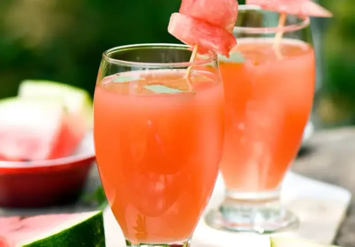 Orzeźwiające drinki arbuzowy z wódką na każdą letnią imprezę