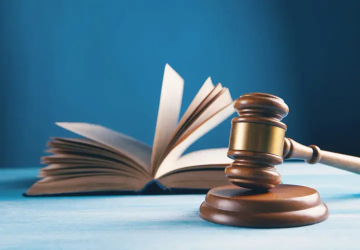 Adwokat Katowice a radca prawny – różnice, które warto znać przed wyborem pełnomocnika
