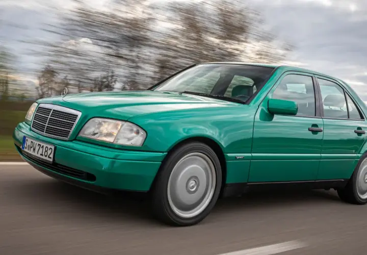 Mercedes-Benz C Class W202 – Kluczowe informacje o legendarnym modelu