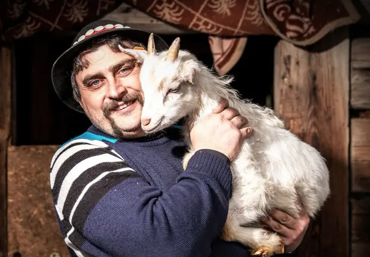 Gdzie mieszkają bohaterowie serialu górale? Zaskakujące lokalizacje w Polsce
