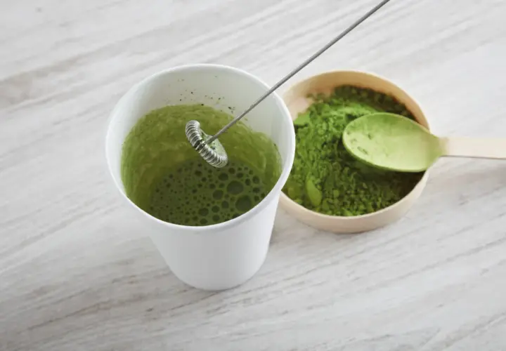 Jak prawidłowo przygotować herbatę matcha: najlepszy domowy przepis