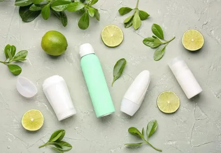 Co lepsze: dezodorant czy antyperspirant? Odkryj kluczowe różnice