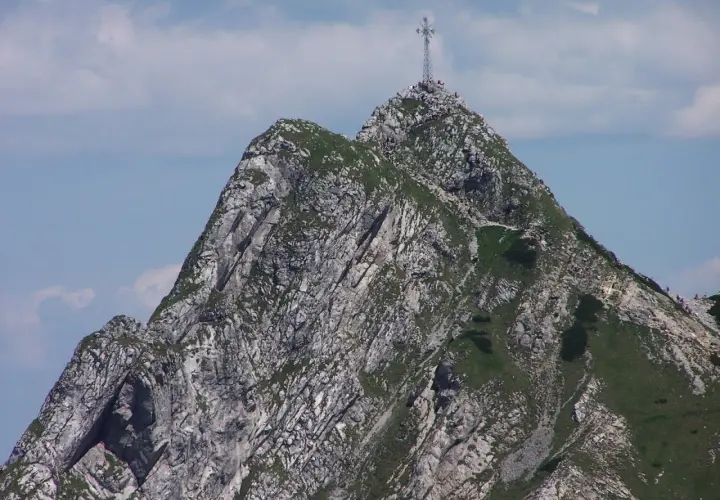 Co to jest Giewont? Odkryj jego znaczenie i fascynującą historię