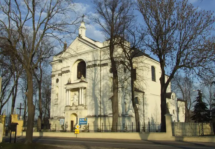 Sanktuarium w Rokitnie: niezwykłe miejsce kultu Matki Bożej Słuchającej